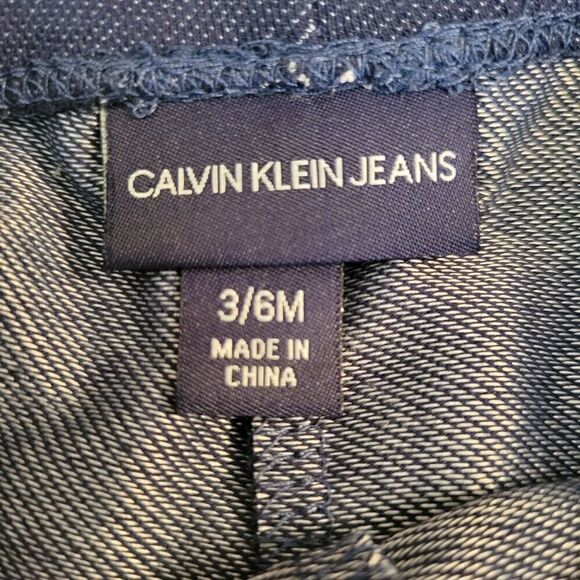 Calvin Klein Jeans Girls Newborn 2 Piece Set (Size 3/6M) - Picture 6 of 10